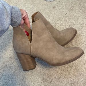 Wens tan ankle boots